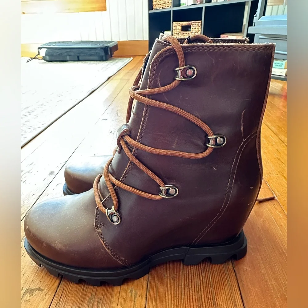 NWT Sorel Joan of arc Tan Leather Wedge Boots - Picture 15 of 16